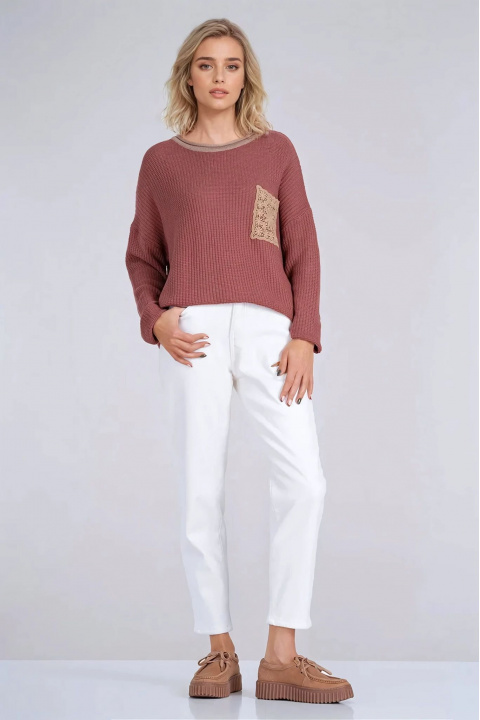 Дамски оувърсайз пуловер в розово с плетен дантелен джоб