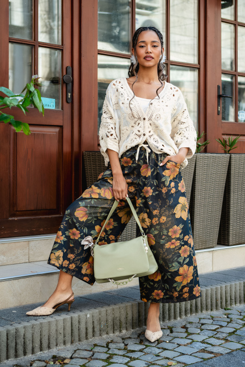 Дамски панталон от тънък памук с флорален принт