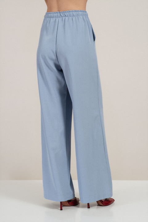 Дамски панталон в синьо с еластична талия и широк крачол