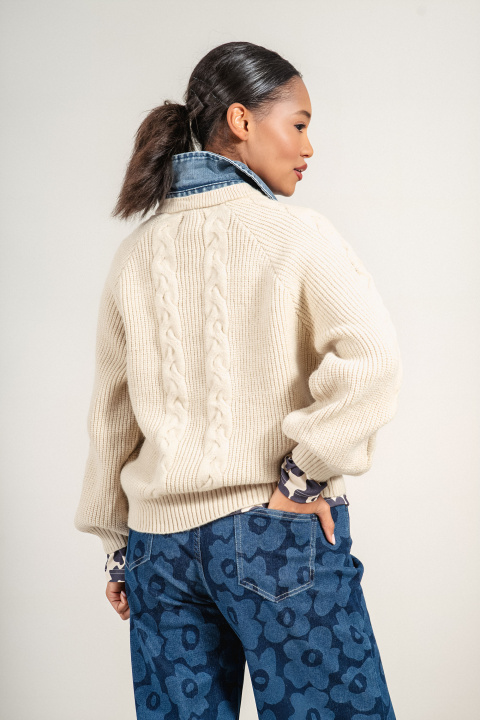 Дамски плетен пуловер