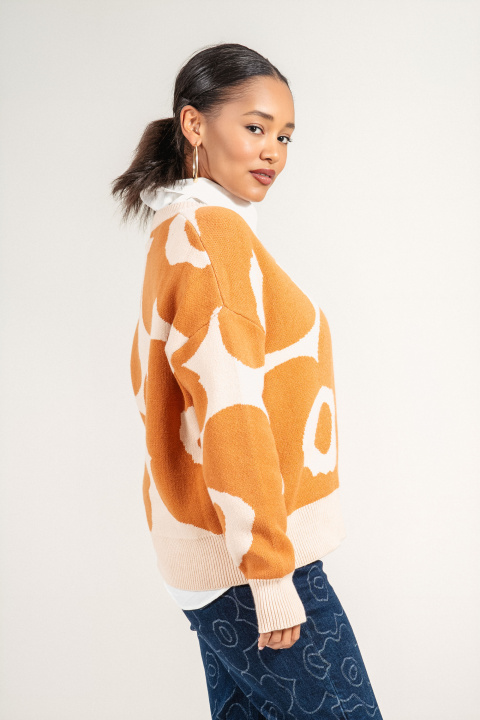Дамски пуловер ''Dragonfly'' от фино плетиво с оранжев флорален принт