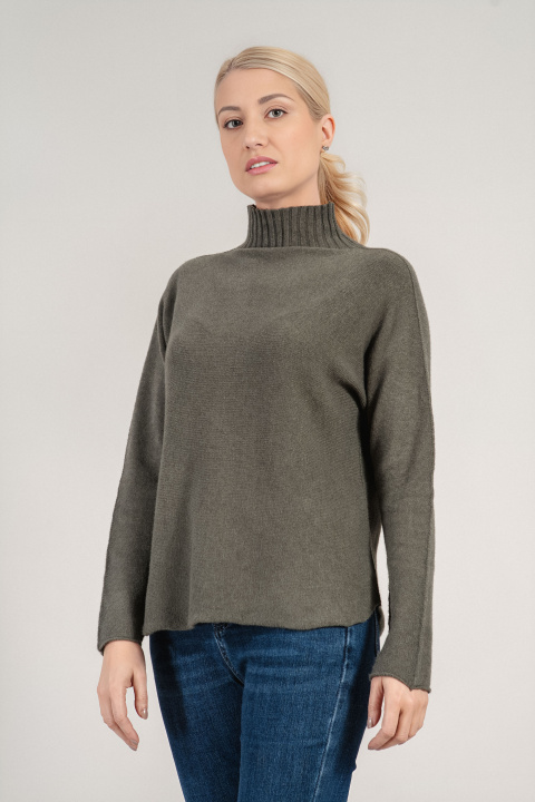 Дамски пуловер от фино плетиво с поло яка в цвят милитъри