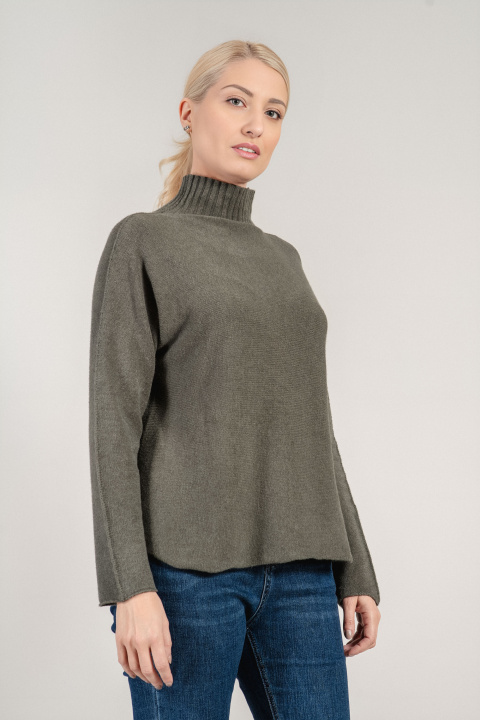 Дамски пуловер от фино плетиво с поло яка в цвят милитъри
