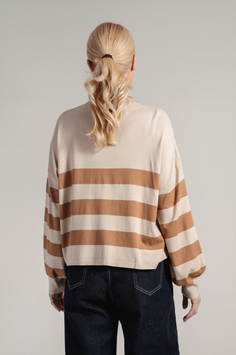 Дамски пуловер от фино плетиво в бежово с принт райе и златист ефект