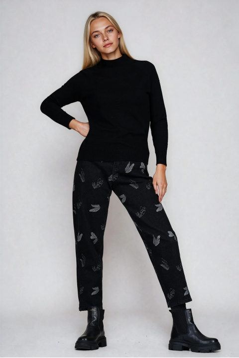 Дамски пуловер от фино плетиво в черно с полуполо