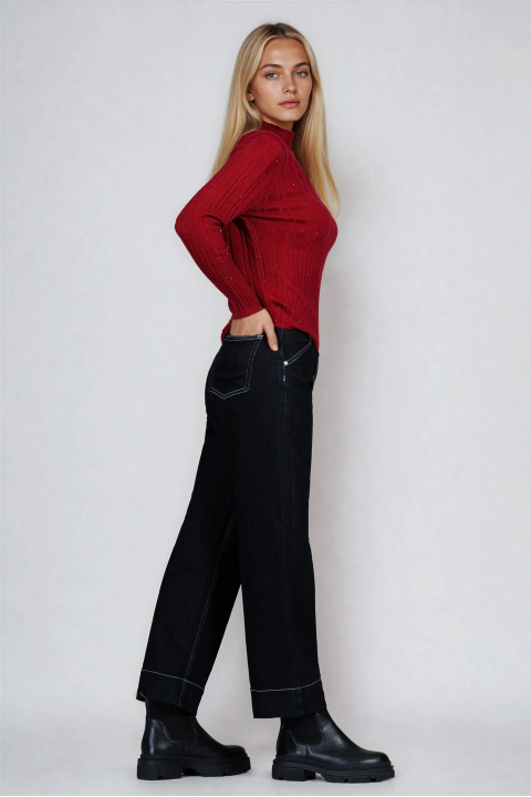 Дамски пуловер от фино плетиво в червено с блестящ ефект и рипсени детайли