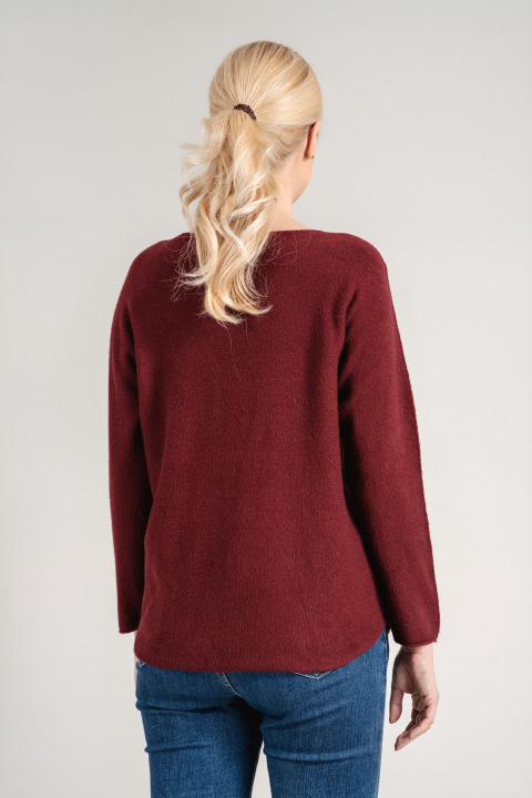 Дамски пуловер от фино плетиво в цвят бордо