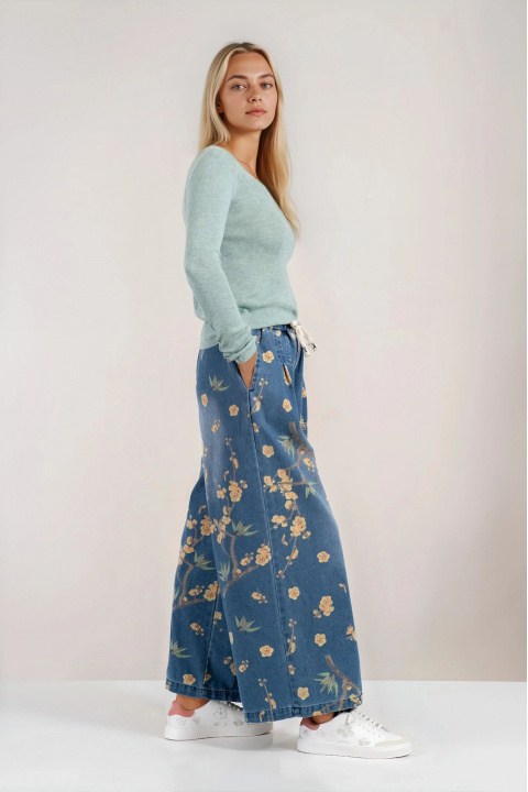 Дамски пуловер от много фино плетиво в зелено с квадратно деколте