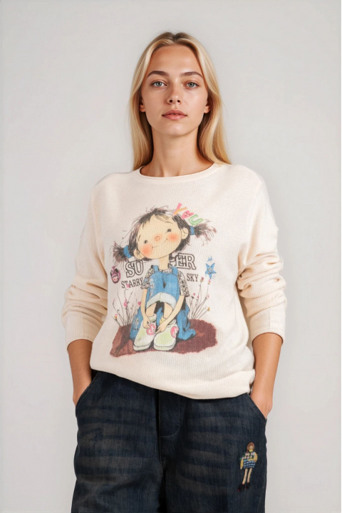 Дамски пуловер в цвят екрю с цветна щампа и надпис