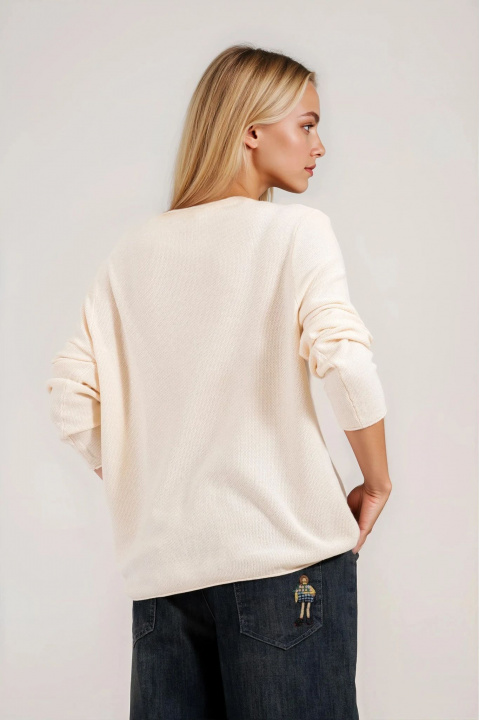 Дамски пуловер в цвят екрю с цветна щампа и надпис