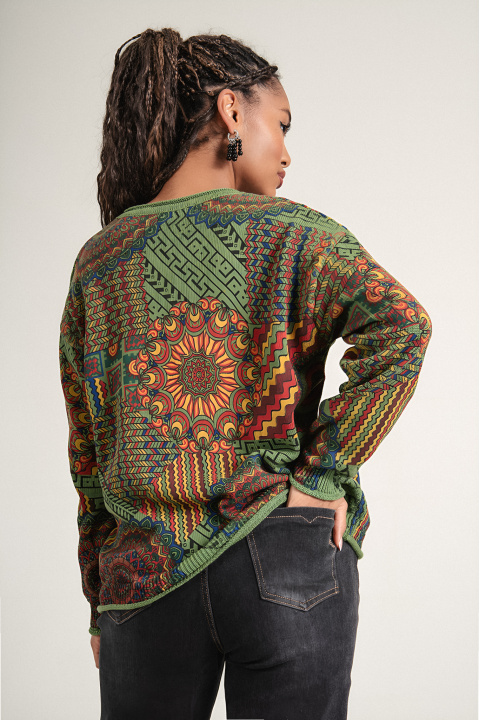 Дамски пуловер в зелено с принт цветни мандали