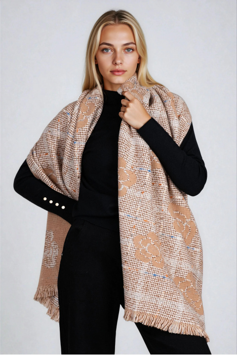 Дамски шал в бежово с принт цветя