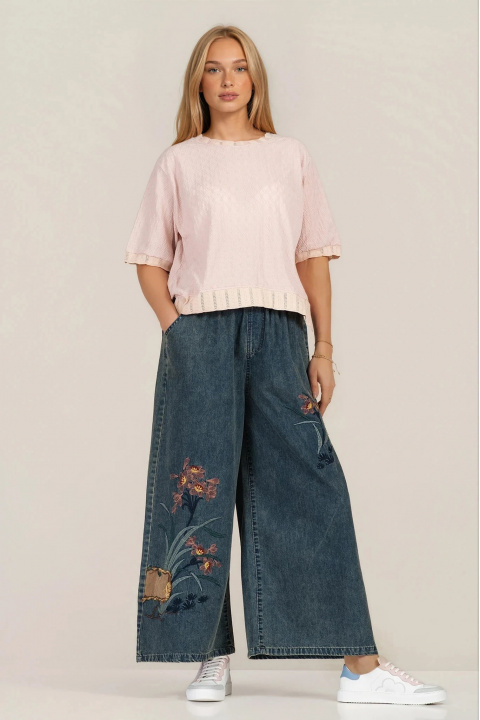 Дамски широки дънки с връзки на талията и бродирани цветни мотиви