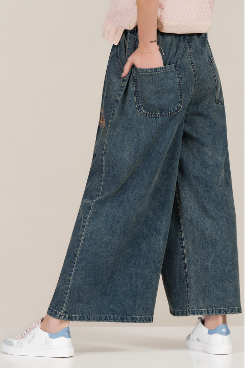 Дамски широки дънки с връзки на талията и бродирани цветни мотиви