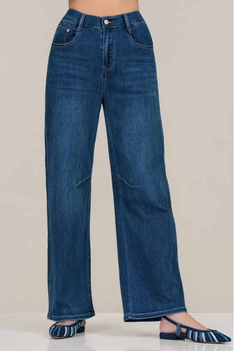 Дамски сини дънки с прав силует и комфортна еластичност