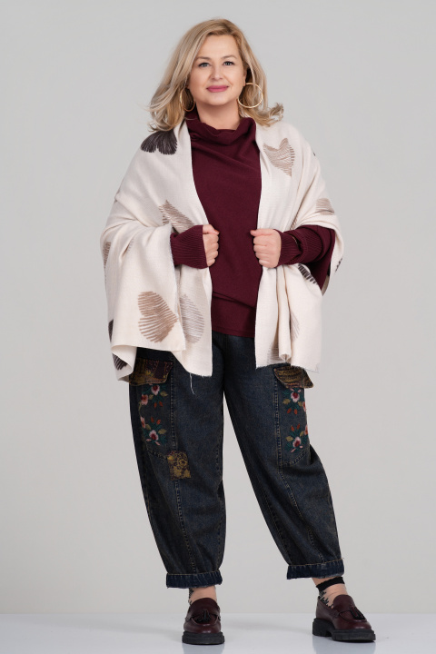 Дамски топъл шал в светлобежово с принт сърца