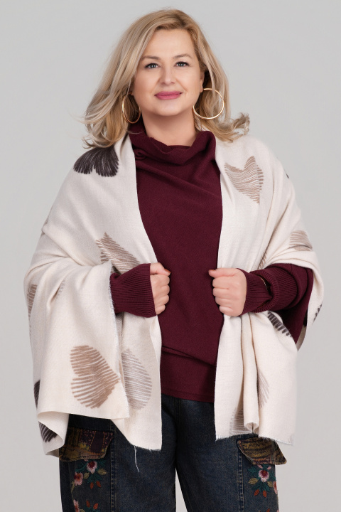 Дамски топъл шал в светлобежово с принт сърца