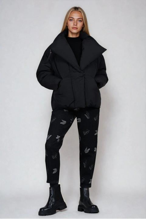 Дамско черно яке от шушляк с асиметрично закопчаване и кожени елементи