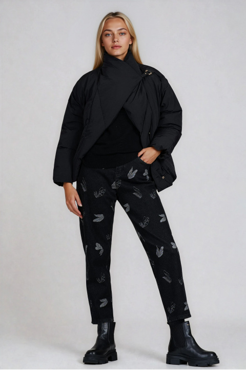 Дамско черно яке от шушляк с асиметрично закопчаване и кожени елементи