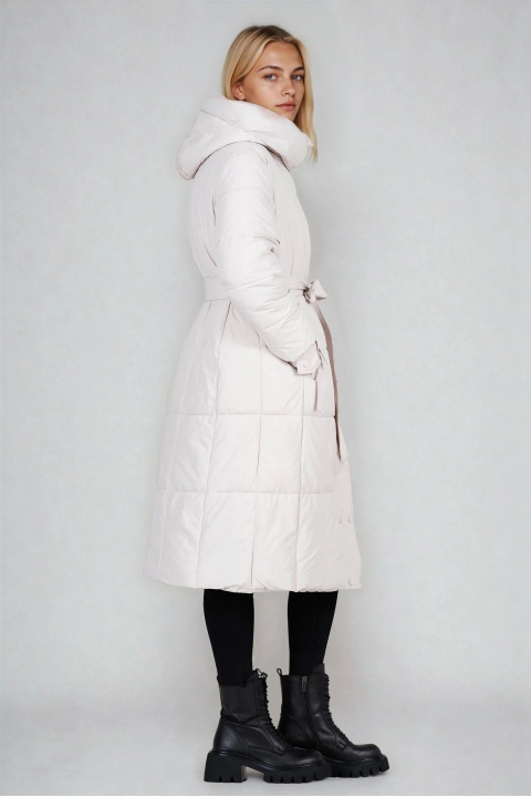 Дамско дълго яке в светлобежово с качулка, колан и кожен елемент на джоба