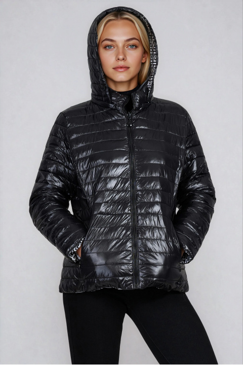 Дамско двулицево яке в черно с геометричен принт и качулка