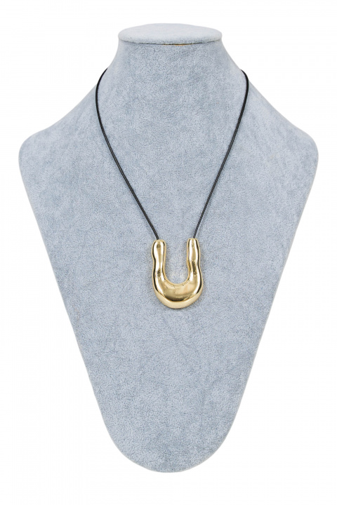 Дамско колие с кола и златист елемент