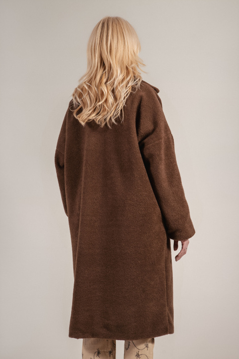 Дамско меко кафяво палто с леопардов хастар и класическа линия