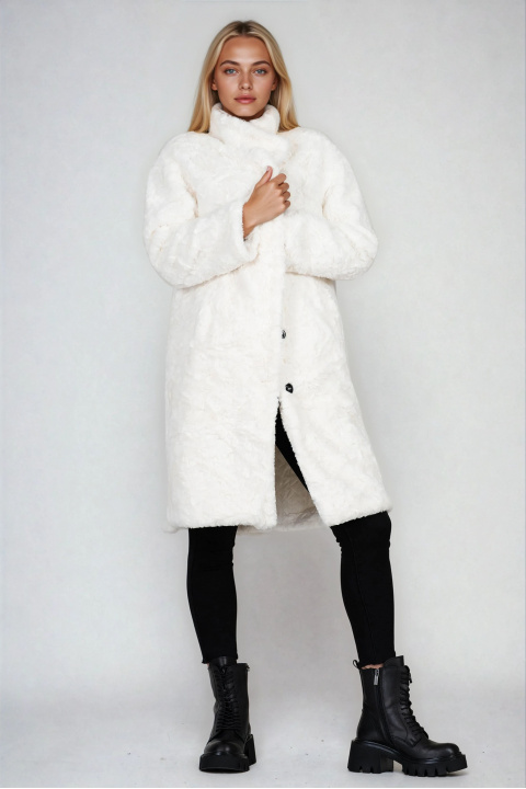 Дамско меко пухено палто в бяло