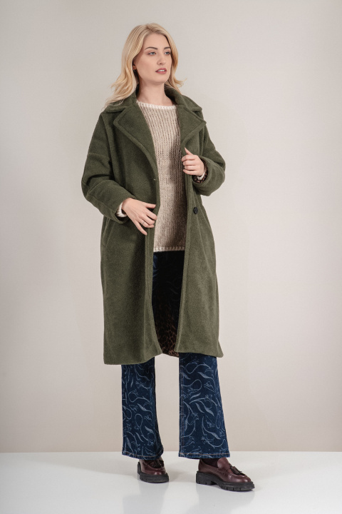 Дамско меко зелено палто с леопардов хастар и класическа линия