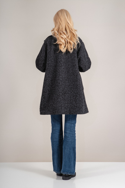 Дамско мъхесто палто в черно със свободна кройка