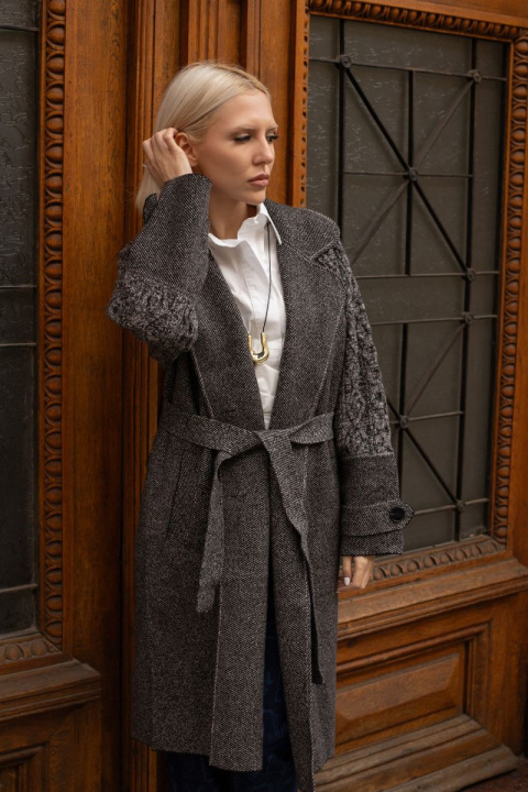 Дамско плетено палто в черен меланж с колан