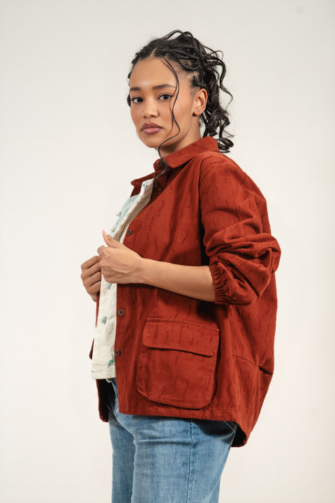 Дамско преходно яке от памук в цвят керемида с ефектни накъсвания