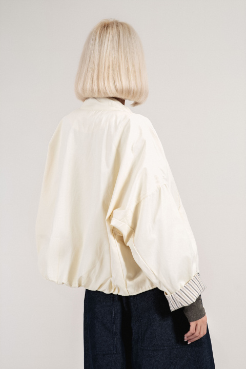 Дамско пролетно яке в светлобежово с тик-так закопчаване