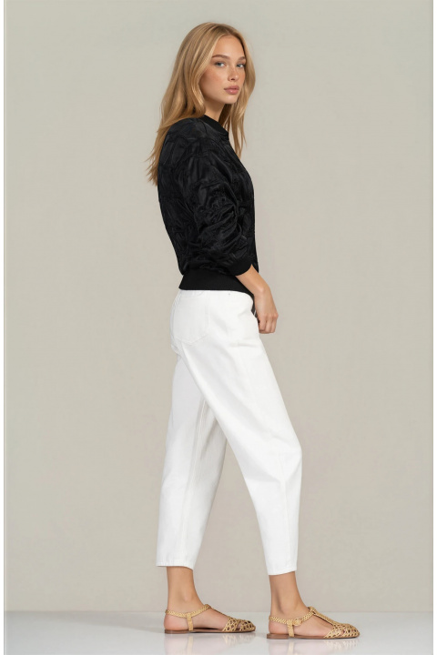 Дамско тънко яке в черно с цип и релефна текстура