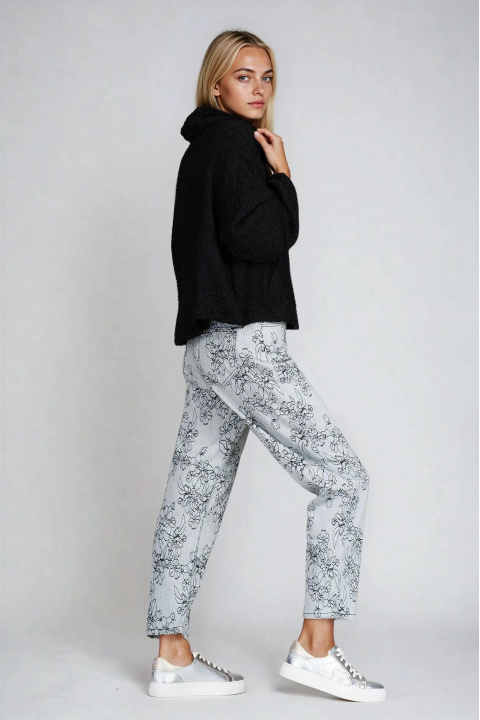 Дамско тънко яке в черно с намачкан ефект