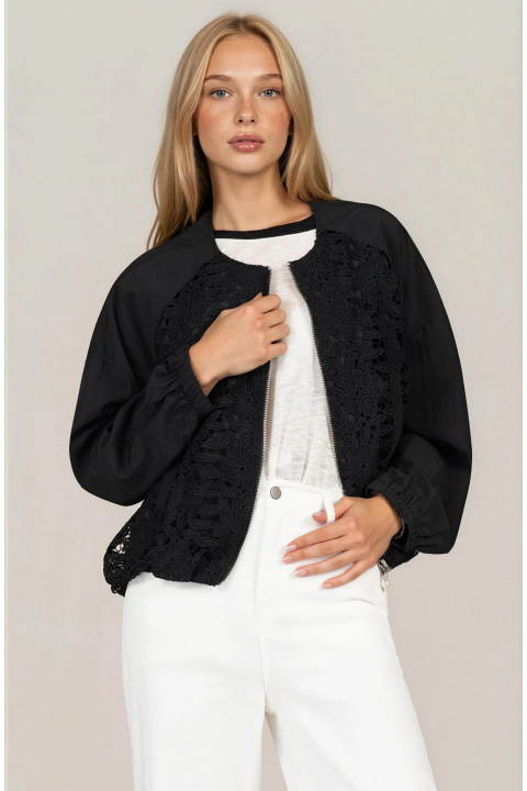 Дамско яке с декоративна дантела в черно с цип и свободна кройка