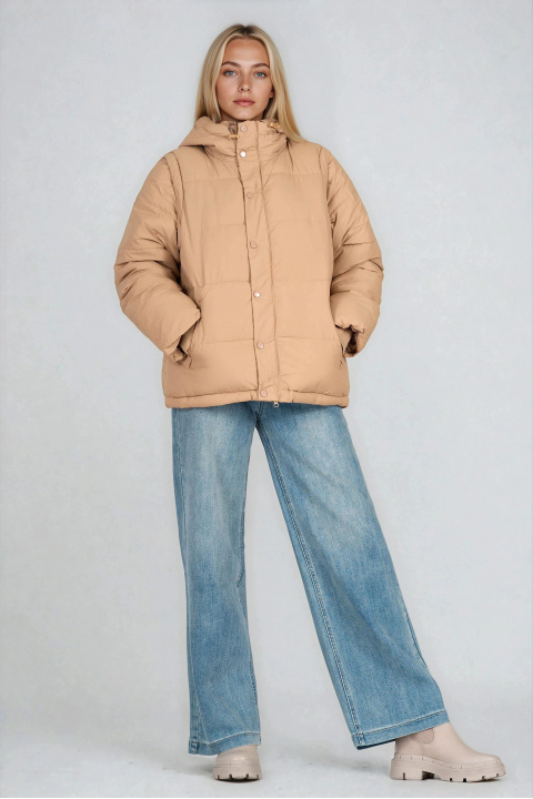 Дамско зимно яке в бежово със свалящи се ръкави и кариран акцент