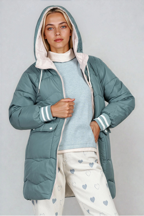 Дамско зимно яке в цвят мента с бежови ципове