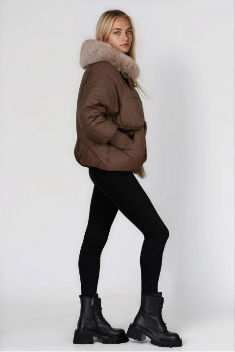 Дамско зимно яке в кафяво със сваляща се пухена яка