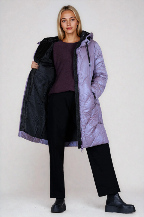 Дамско зимно яке в лилаво с черна подплата и сваляща се качулка