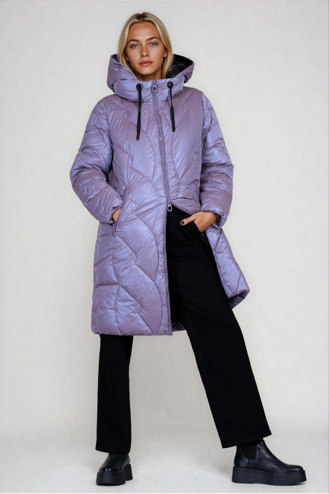 Дамско зимно яке в лилаво с черна подплата и сваляща се качулка