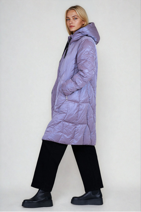 Дамско зимно яке в лилаво с черна подплата и сваляща се качулка