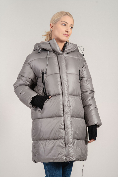 Дамско зимно яке в сив цвят с черен ластик на ръкавите и качулка