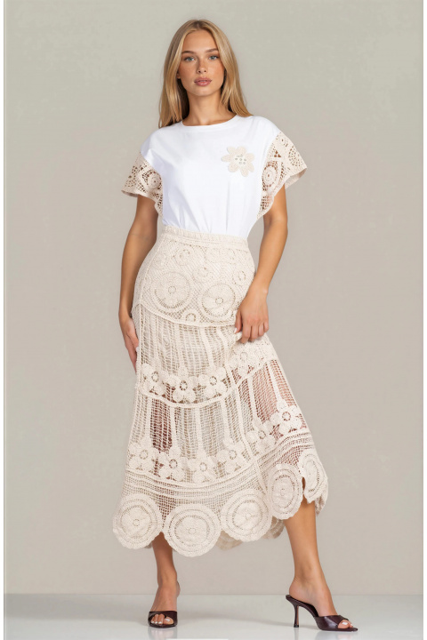 Дълга бежова пола с ефектна плетена дантела