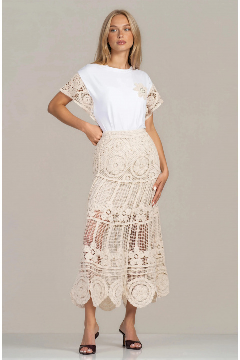 Дълга бежова пола с ефектна плетена дантела