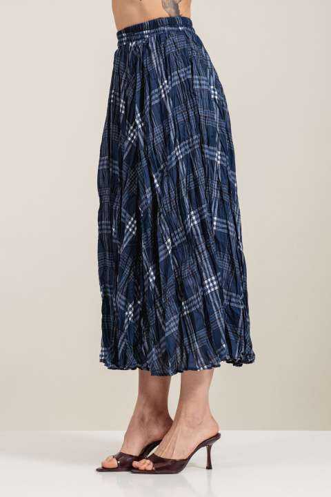 Дълга пола в синьо с намачкан ефект и кариран принт