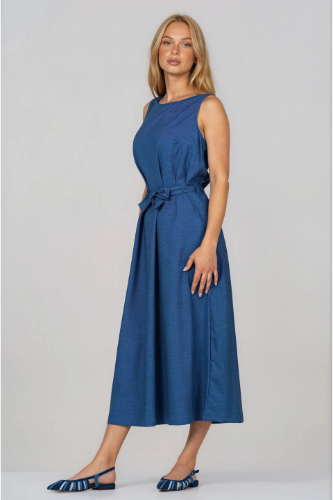 Дълга рокля от лен в синьо с връзка на гърба и колан