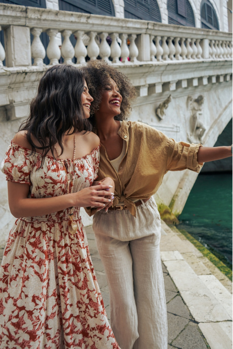 Дълга индийска рокля с коралов принт