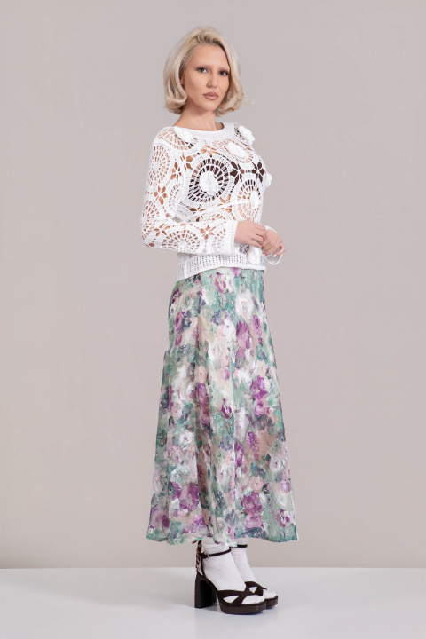 Ефирна пола в зелено с лилав флорален принт