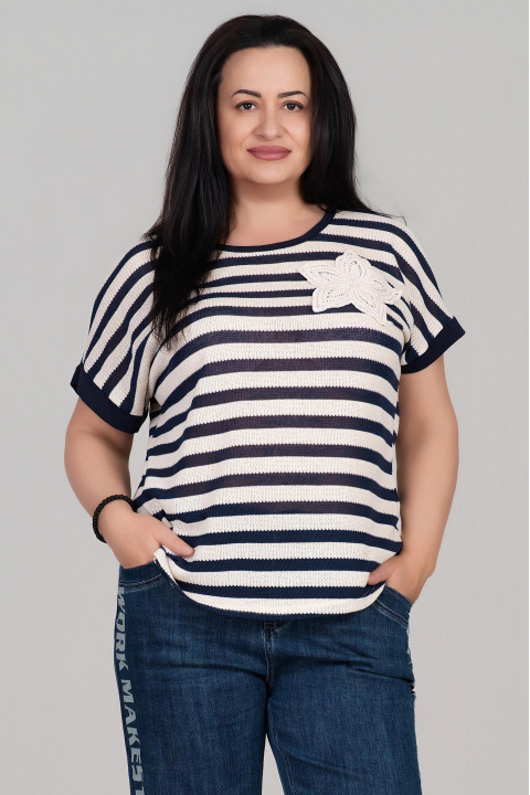 МАКСИ блуза от фино плетиво в черно райе със свободна кройка и бродирано цвете